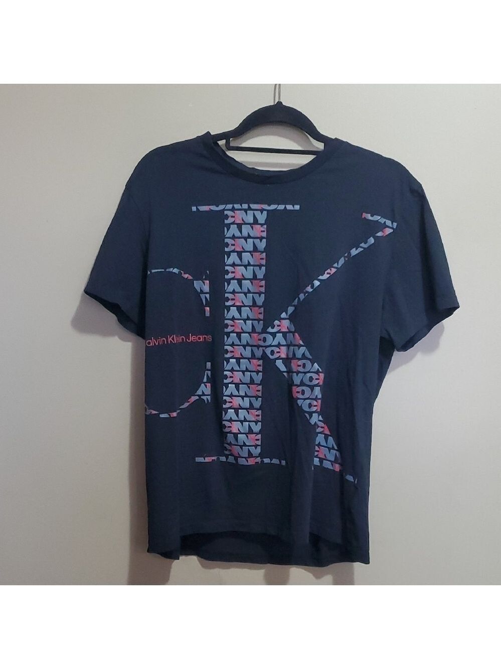 Calvin Klein Graphic Tee in Black and Red Size Large